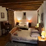 Hotel Château De Montramé 3*