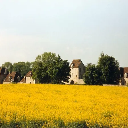 Chateau De Montrame