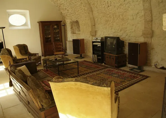 Hotel Chateau De Montrame